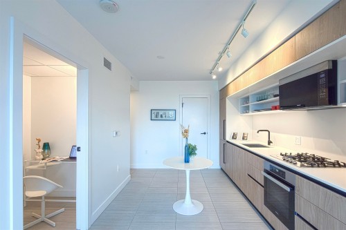 702-5058 Joyce Street, Vancouver, BC 