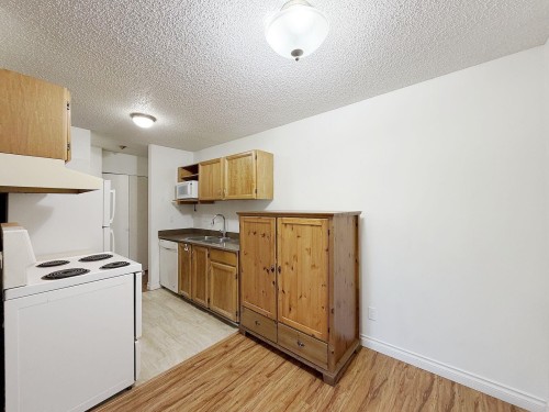 302-8591 Westminster Highway, Richmond, BC 