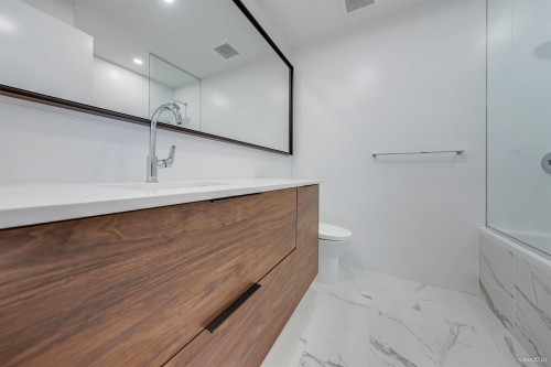 1608-4711 Hazel Street, Burnaby, BC 