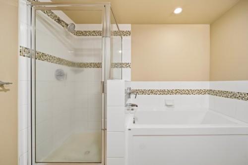 110-9199 Tomicki Avenue, Richmond, BC 