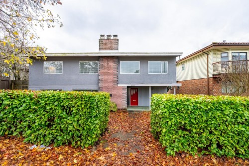 4044 Parker Street  Burnaby, BC V5C 3B9