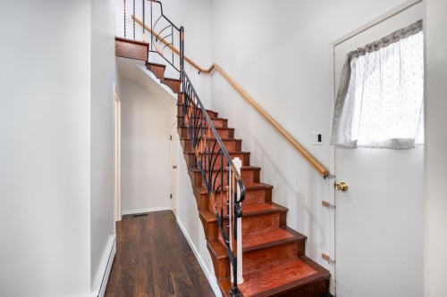 4044 Parker Street, Burnaby, BC 