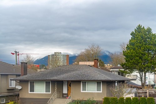 4044 Parker Street, Burnaby, BC 