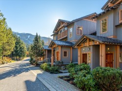 4-2301 Taluswood Place  Whistler, BC V8E 0P8