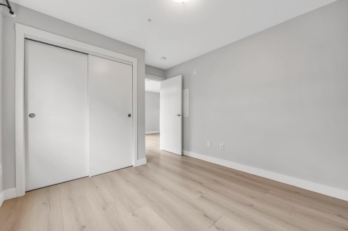 206-2525 Clarke Street, Port Moody, BC 