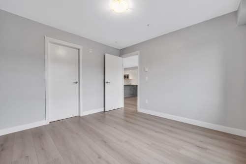 206-2525 Clarke Street, Port Moody, BC 