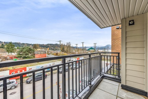 206-2525 Clarke Street, Port Moody, BC 