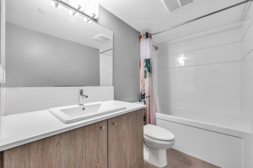 206-2525 Clarke Street, Port Moody, BC 