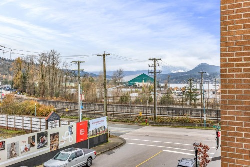 206-2525 Clarke Street, Port Moody, BC 