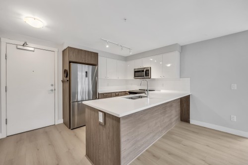 206-2525 Clarke Street, Port Moody, BC 