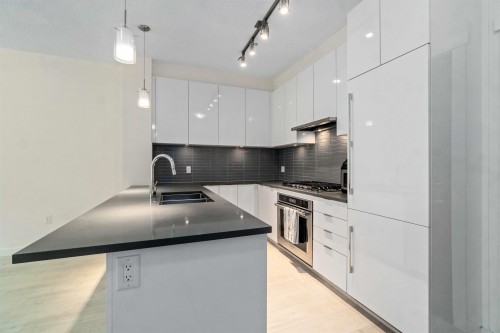 106-9388 Tomicki Avenue, Richmond, BC 