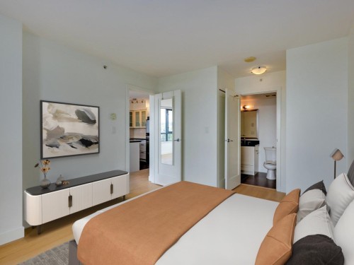 1607-1 Renaissance Square, New Westminster, BC 