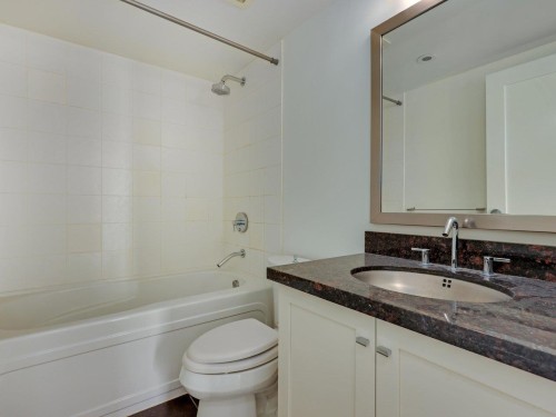 1607-1 Renaissance Square, New Westminster, BC 