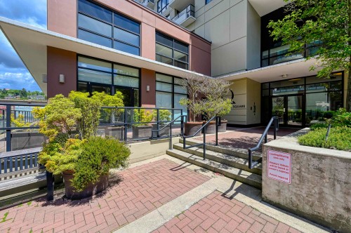 1607-1 Renaissance Square, New Westminster, BC 