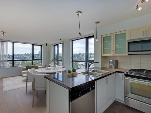 1607-1 Renaissance Square, New Westminster, BC 