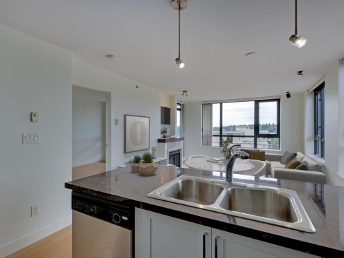 1607-1 Renaissance Square, New Westminster, BC 