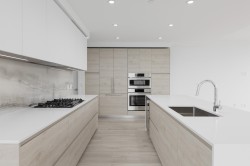 3702-660 Quayside Drive  New Westminster, BC V3M 0P1