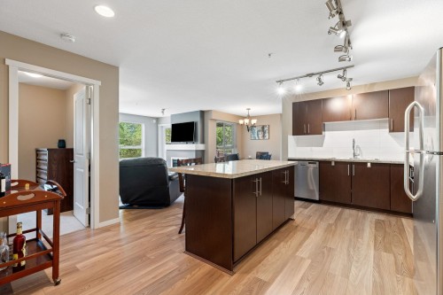 212-600 Klahanie Drive, Port Moody, BC 