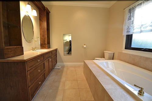 610 Robinson Street, Coquitlam, BC 