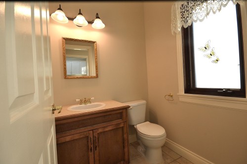 610 Robinson Street, Coquitlam, BC 