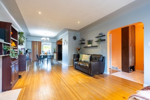 22023 Lougheed Highway, Maple Ridge, BC 