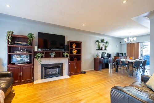 22023 Lougheed Highway, Maple Ridge, BC 