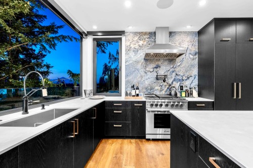 6224 St. Georges Place, West Vancouver, BC 