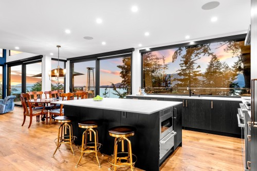 6224 St. Georges Place, West Vancouver, BC 