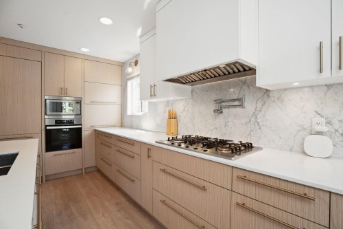 5921 Ontario Street, Vancouver, BC 