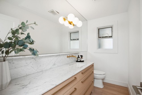 5921 Ontario Street, Vancouver, BC 