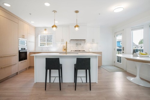 5921 Ontario Street, Vancouver, BC 