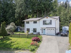 1453 Davidson Road  Gibsons, BC V0N 1V6