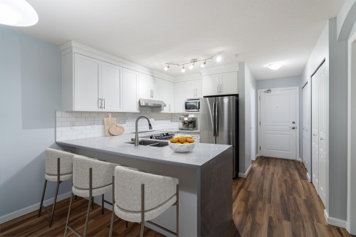 113-3388 Morrey Court  Burnaby, BC V3J 7Y5