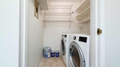 304-7300 Moffatt Road, Richmond, BC 