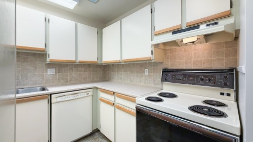 304-7300 Moffatt Road, Richmond, BC 