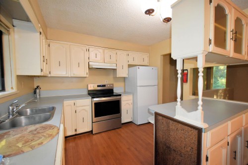 2240 Oldershaw Road, Roberts Creek, BC 