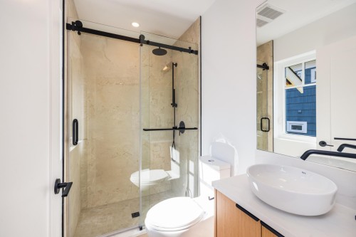 263 6Th Street W, North Vancouver, BC 