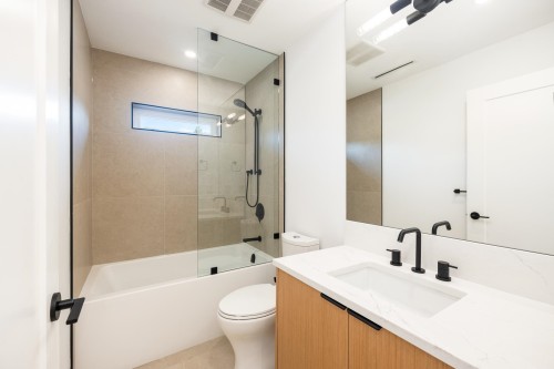 263 6Th Street W, North Vancouver, BC 