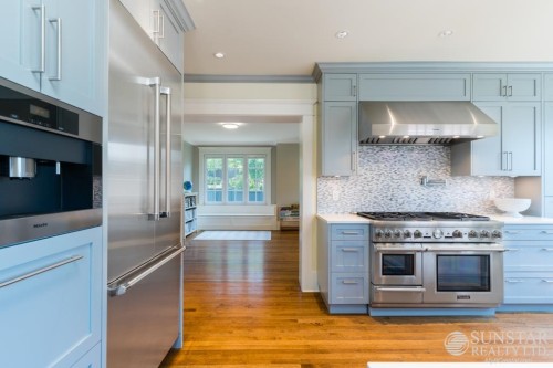 2500 37Th Avenue W, Vancouver, BC 