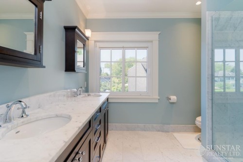 2500 37Th Avenue W, Vancouver, BC 