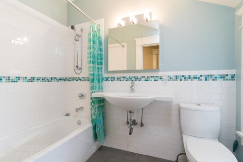 2500 37Th Avenue W, Vancouver, BC 