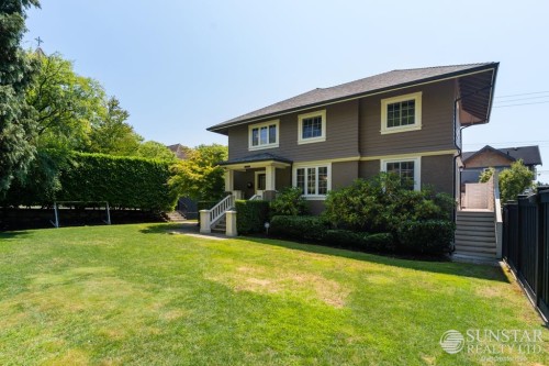 2500 37Th Avenue W, Vancouver, BC 