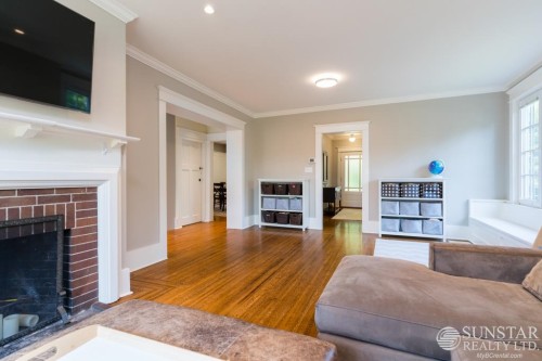 2500 37Th Avenue W, Vancouver, BC 