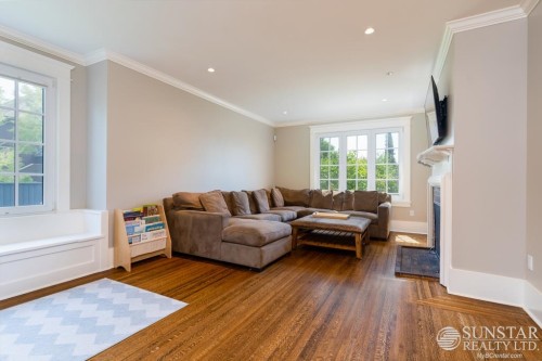 2500 37Th Avenue W, Vancouver, BC 