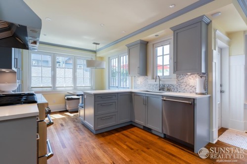 2500 37Th Avenue W, Vancouver, BC 