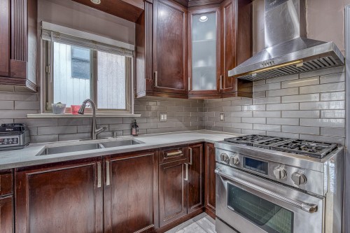 426 18Th Avenue E, Vancouver, BC 