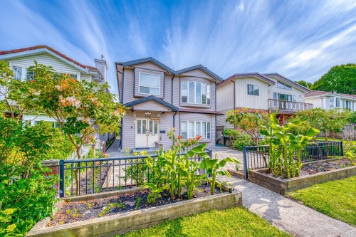 426 18Th Avenue E, Vancouver, BC 