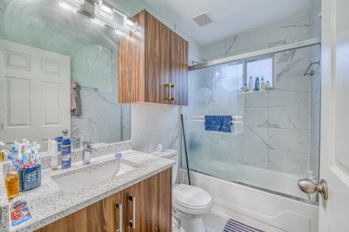 426 18Th Avenue E, Vancouver, BC 