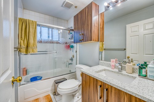 426 18Th Avenue E, Vancouver, BC 