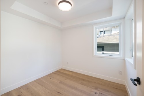 265 6Th Street W, North Vancouver, BC 